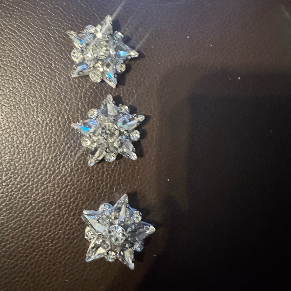 Sparkling Star-Shaped Crystal Brooch Set sew on